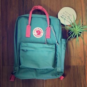 Fjallraven Kanken Classic Forest Green and Pink